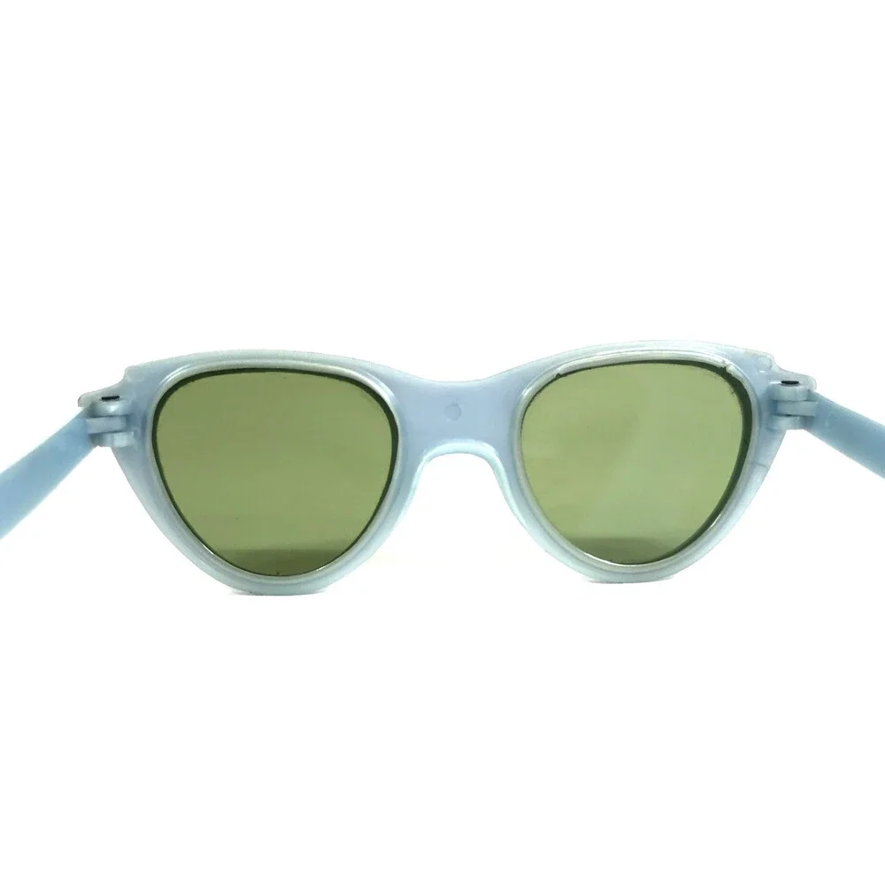 Vintage Sunglasses Shiny Sky Baby Blue Cat Eye Frames w/ Green Lenses 43-23-130